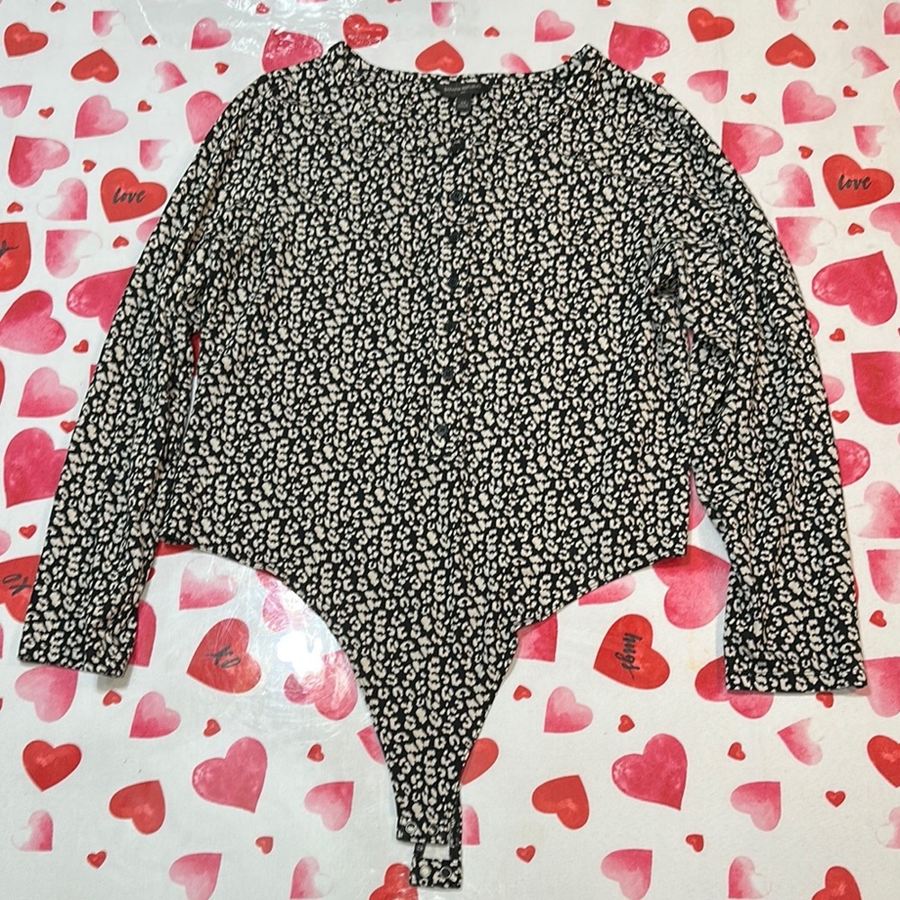 Banana Republic Henley Bodysuit Black and White animal Pattern Long Sleeve XL